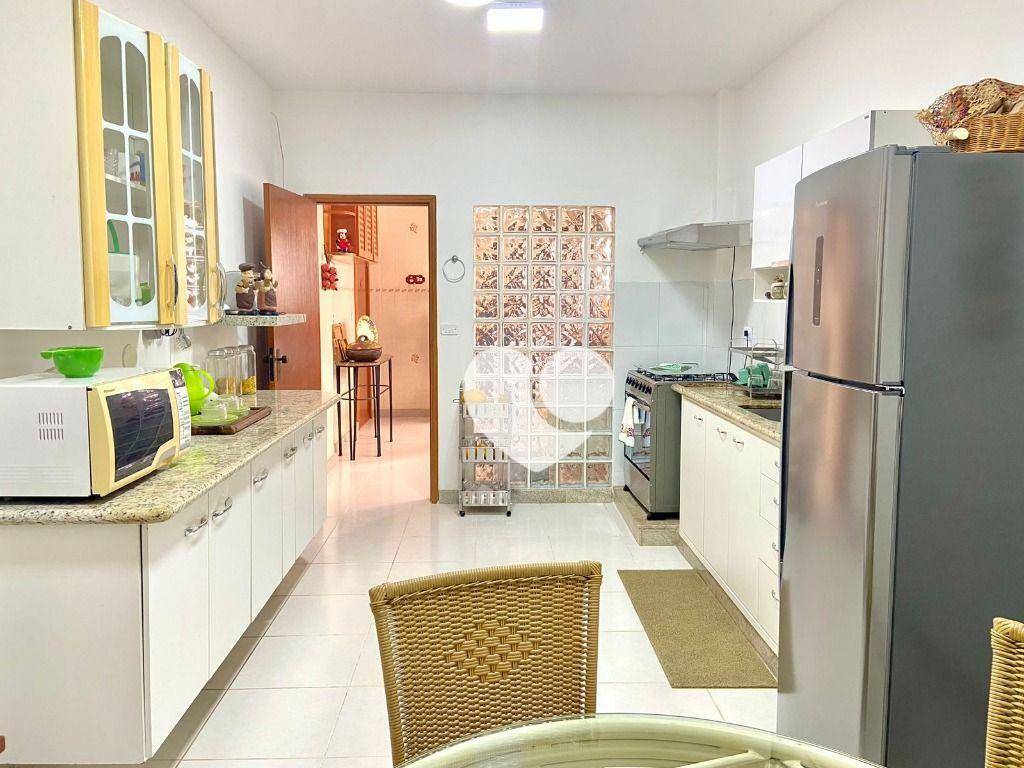 Apartamento à venda com 3 quartos, 213m² - Foto 35