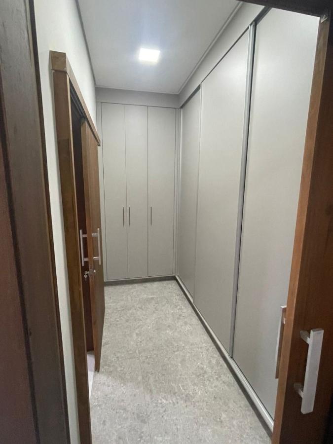 Casa à venda com 3 quartos, 211m² - Foto 11