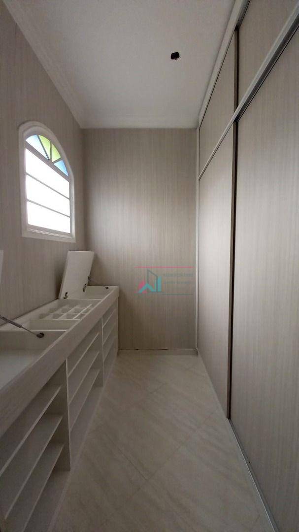 Casa à venda com 3 quartos, 380m² - Foto 18