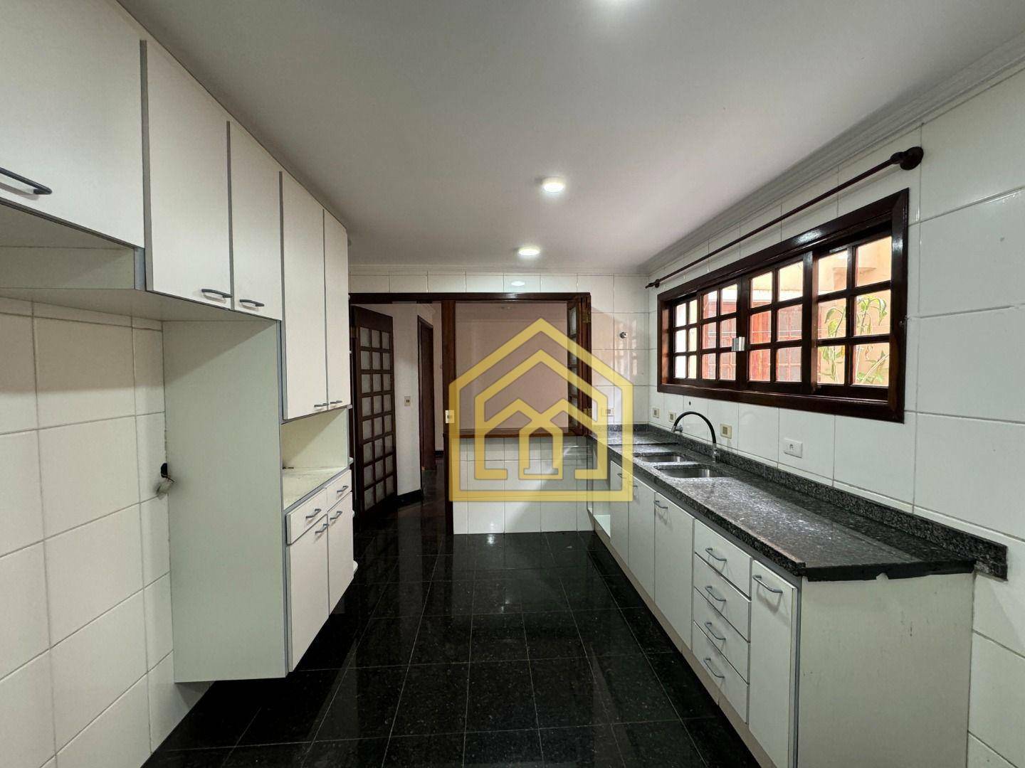 Sobrado à venda com 4 quartos, 361m² - Foto 11