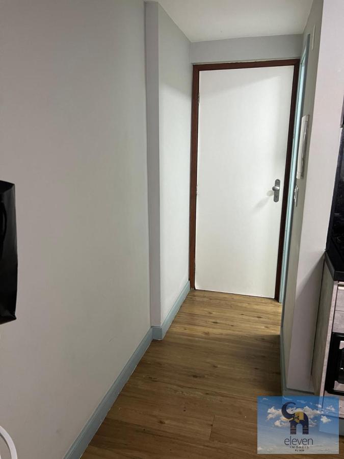 Apartamento para alugar com 2 quartos, 800m² - Foto 6