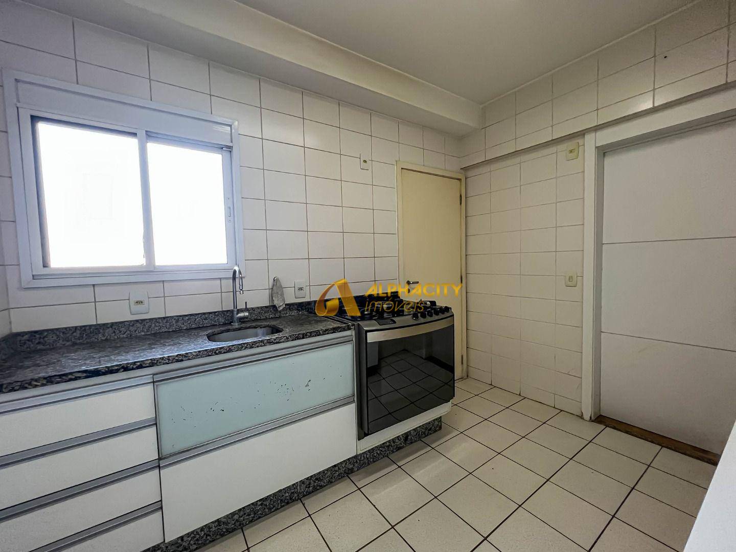 Apartamento à venda com 3 quartos, 105m² - Foto 18