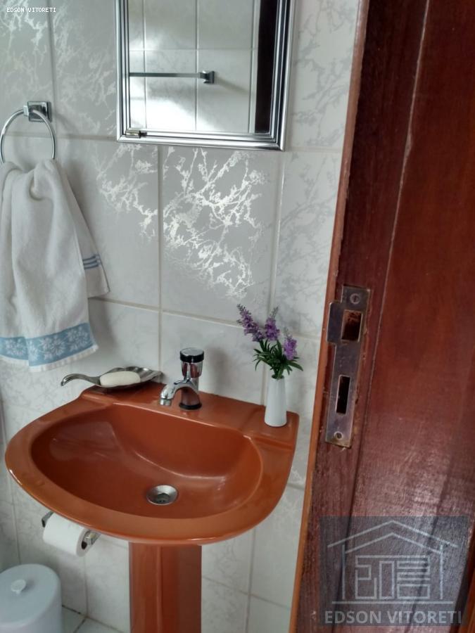 Casa à venda com 2 quartos, 72m² - Foto 7