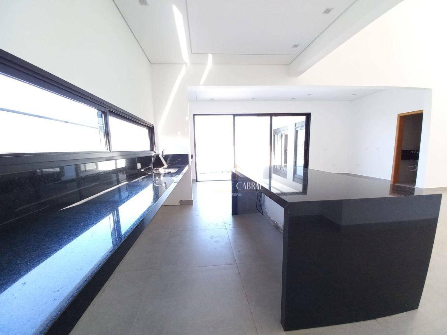 Casa de Condomínio à venda com 3 quartos, 250m² - Foto 13