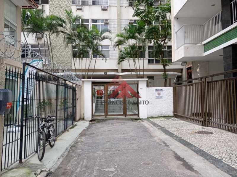 Apartamento à venda com 3 quartos, 220m² - Foto 3