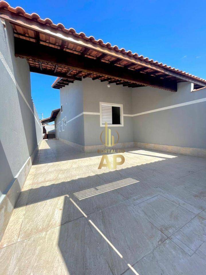 Casa à venda com 2 quartos, 98m² - Foto 2