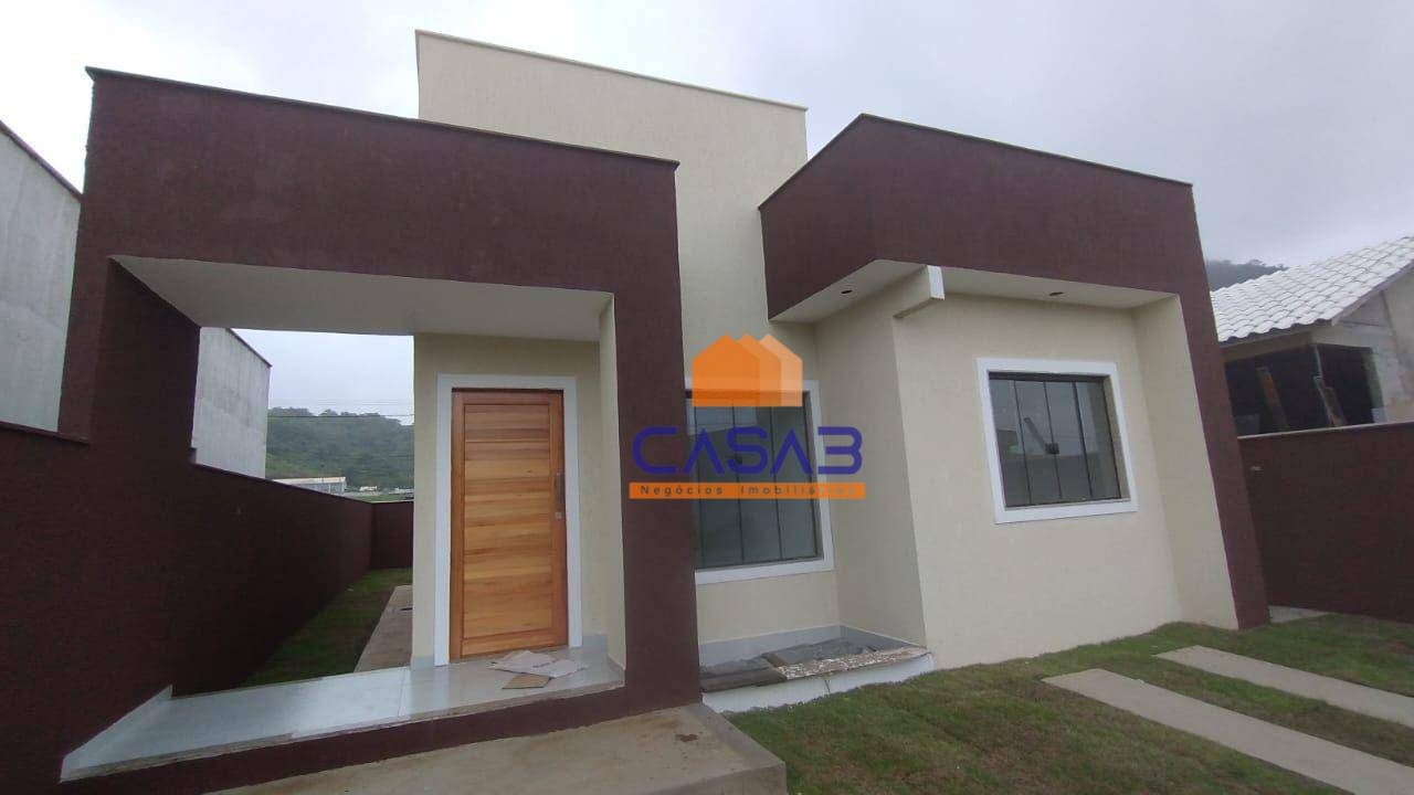 Casa à venda com 2 quartos, 70m² - Foto 1