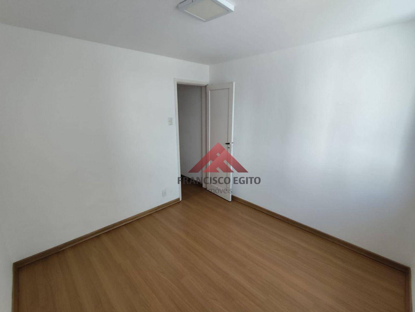 Apartamento à venda com 4 quartos, 110m² - Foto 9