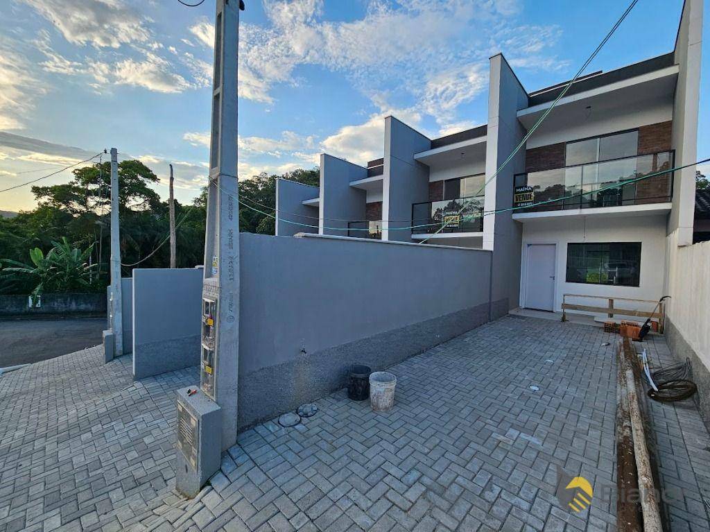 Casa à venda com 2 quartos, 83m² - Foto 2