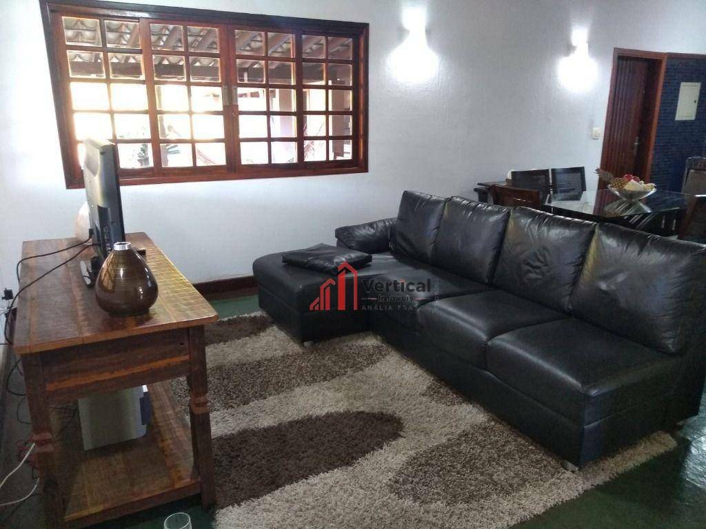 Chácara à venda com 2 quartos, 250m² - Foto 15