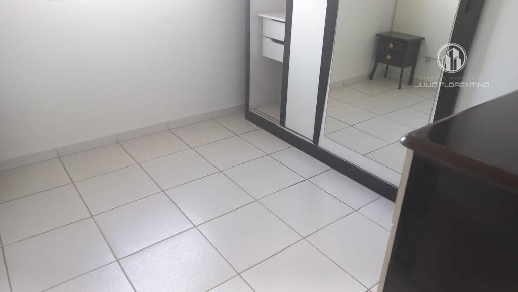 Apartamento à venda com 2 quartos, 67m² - Foto 4