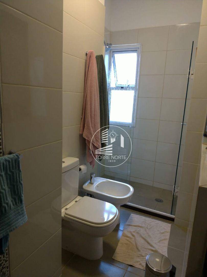 Apartamento à venda com 6 quartos, 200m² - Foto 17