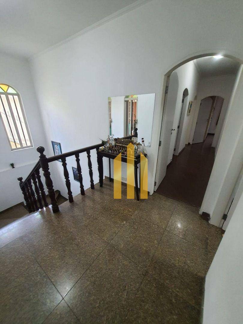 Casa à venda com 4 quartos, 198m² - Foto 14