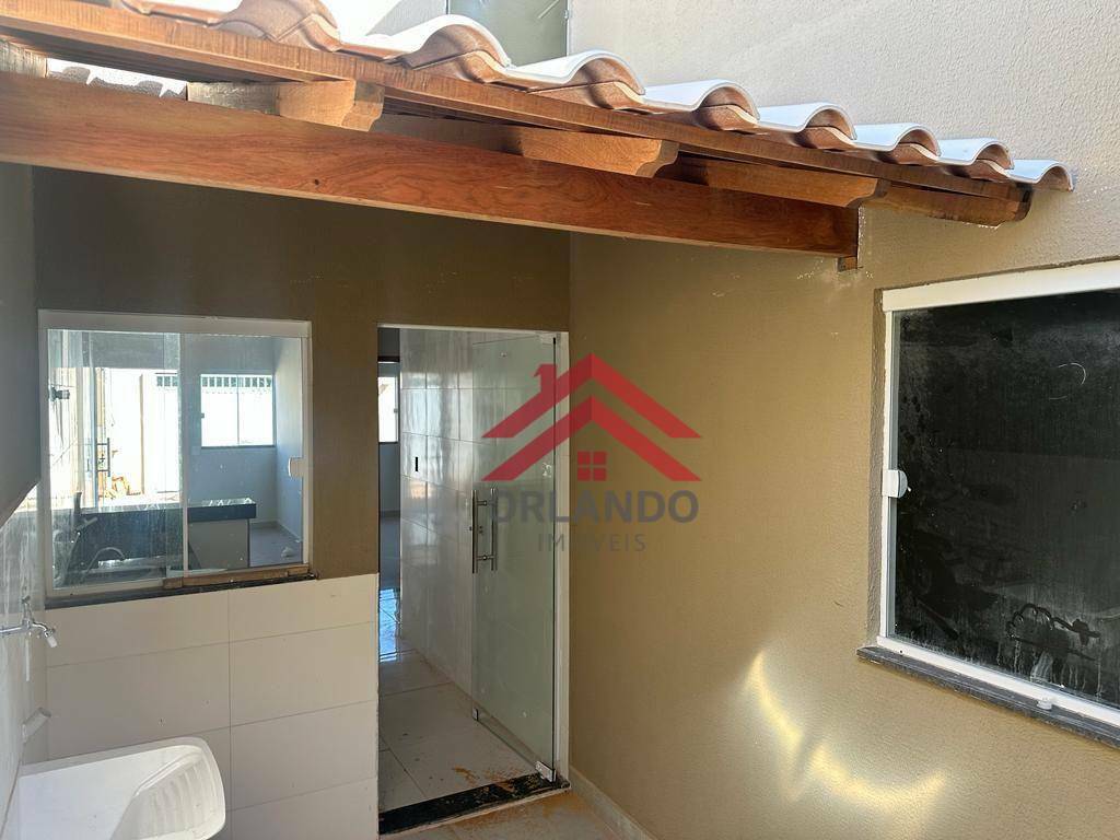 Casa à venda com 2 quartos, 56m² - Foto 12