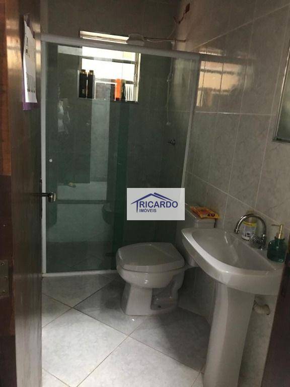 Sobrado à venda com 3 quartos, 220m² - Foto 24