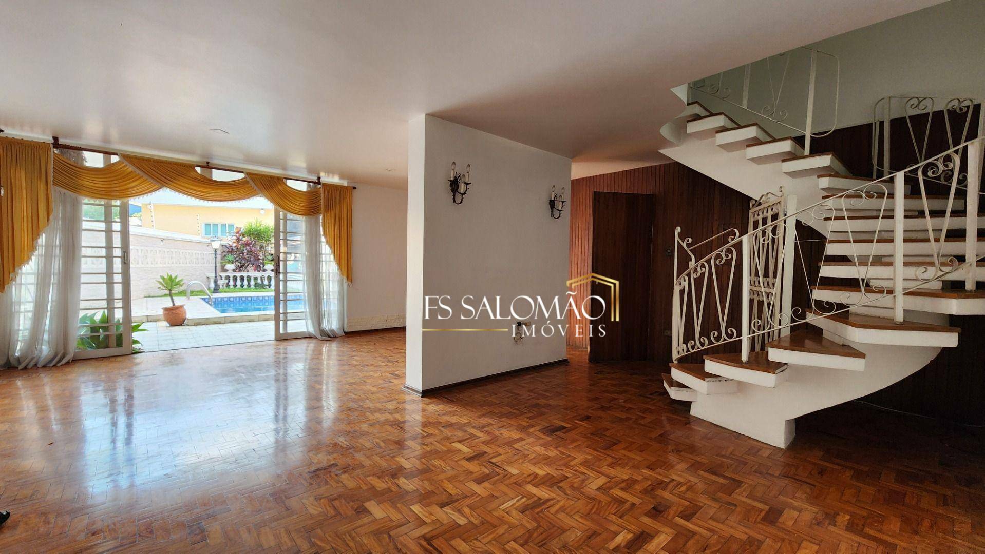 Casa à venda com 3 quartos, 210m² - Foto 4