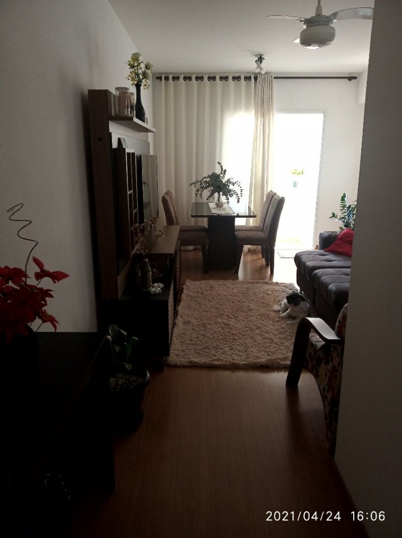 Apartamento à venda com 2 quartos, 70m² - Foto 9