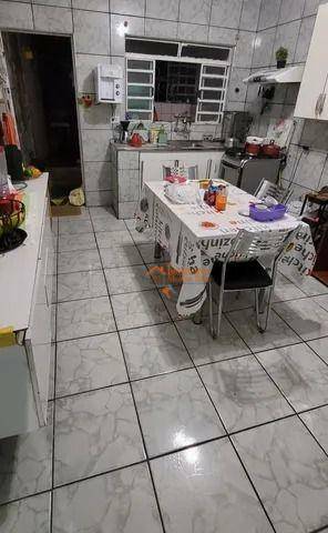 Sobrado à venda com 3 quartos, 100m² - Foto 3