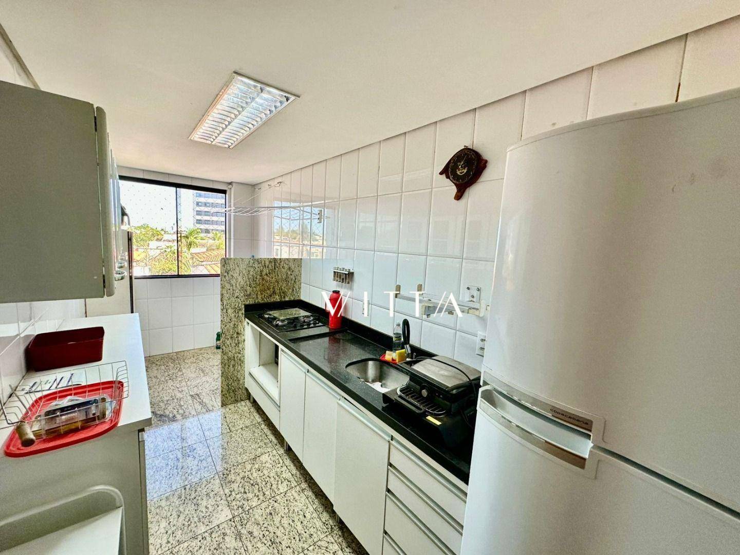 Apartamento à venda com 2 quartos, 70m² - Foto 2