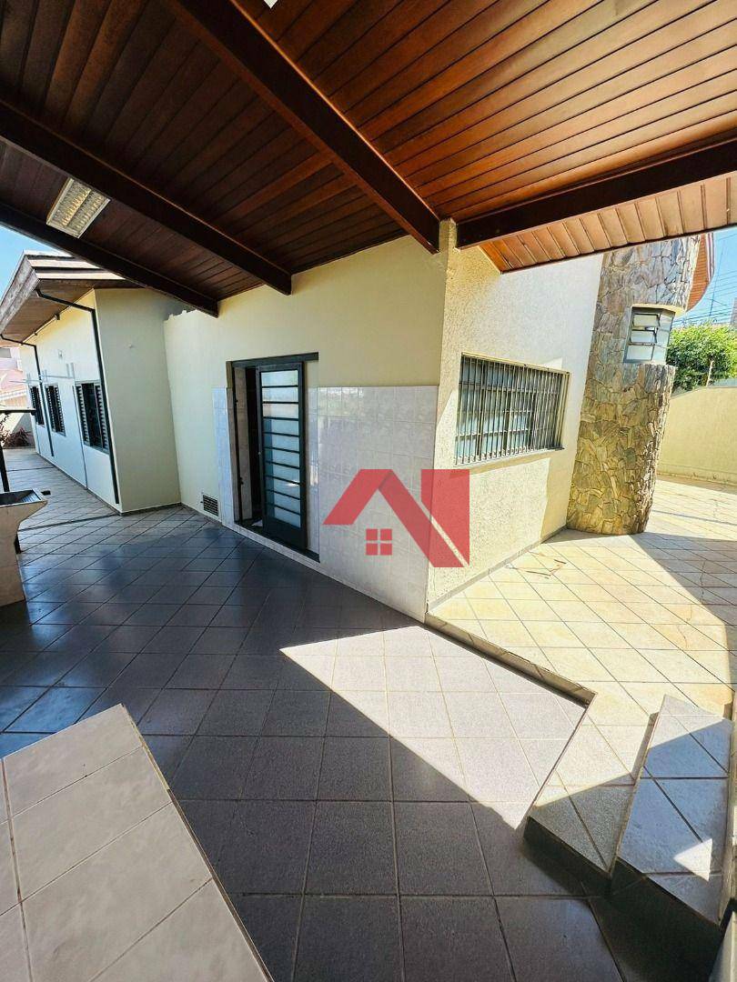 Casa à venda com 4 quartos, 217m² - Foto 14