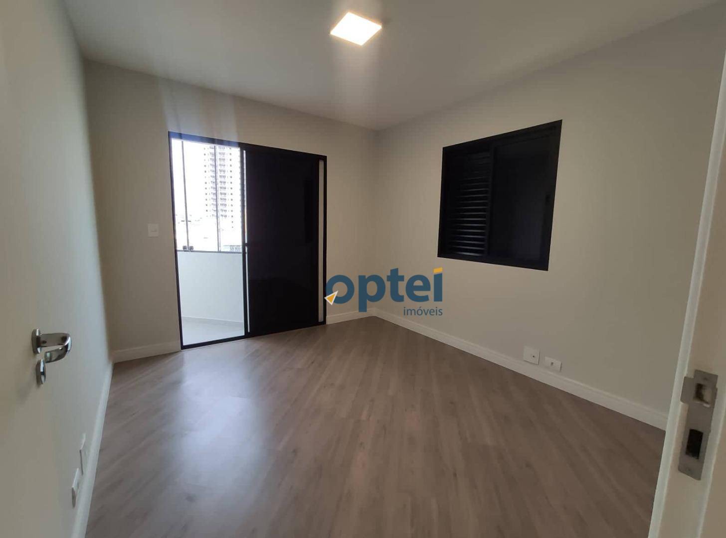 Apartamento à venda com 3 quartos, 107m² - Foto 9