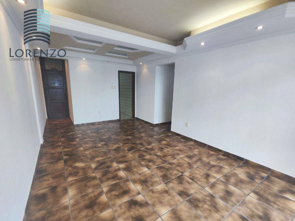 Apartamento para alugar com 3 quartos, 120m² - Foto 2