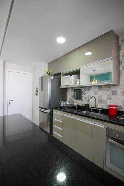 Apartamento à venda com 2 quartos, 69m² - Foto 2