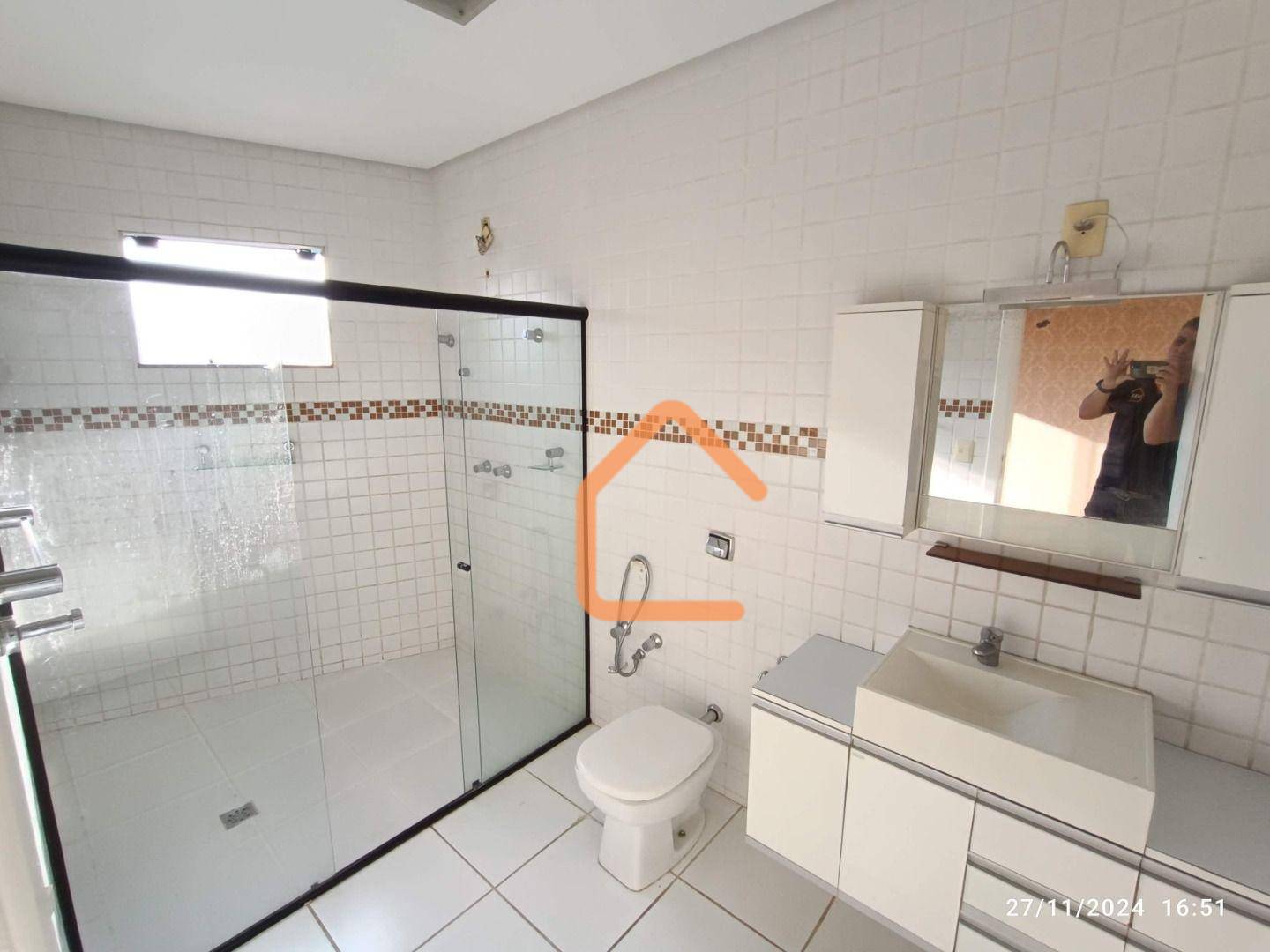 Apartamento para alugar com 3 quartos, 140m² - Foto 17