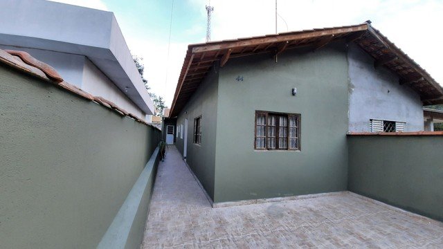 Casa à venda com 2 quartos, 70m² - Foto 2