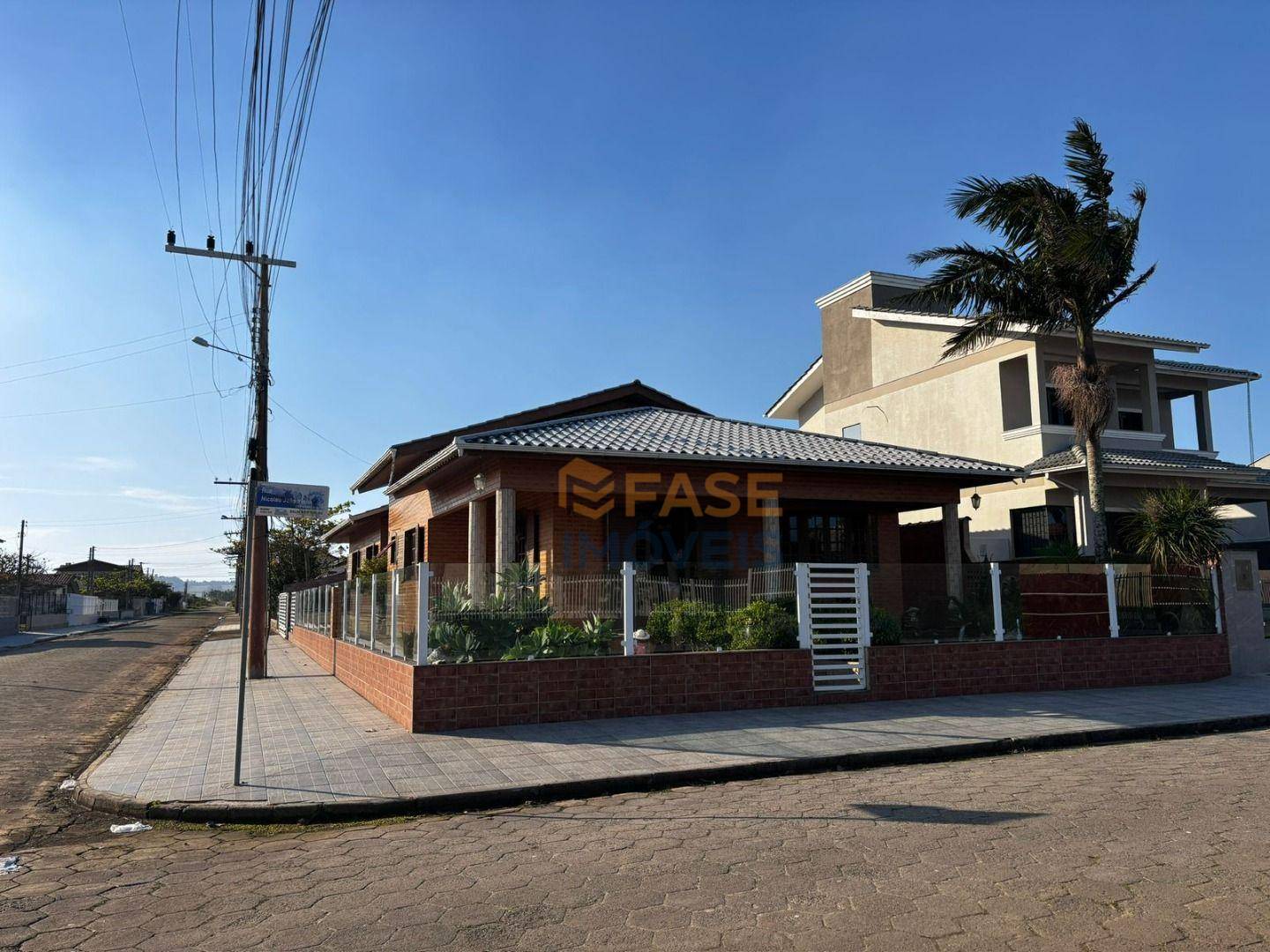 Casa, 3 quartos, 225 m² - Foto 1