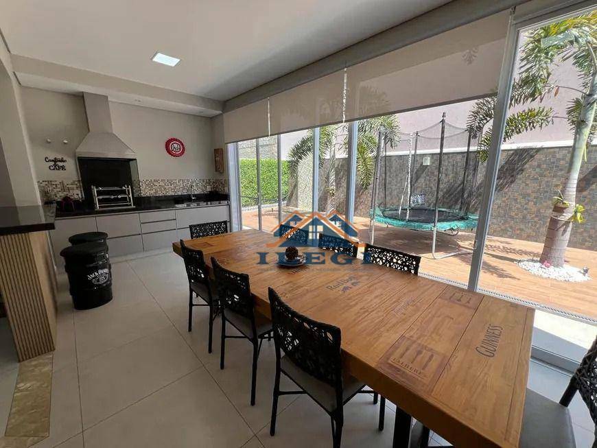 Casa de Condomínio à venda com 3 quartos, 300m² - Foto 3