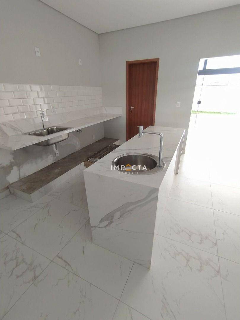 Casa à venda com 3 quartos, 151m² - Foto 3