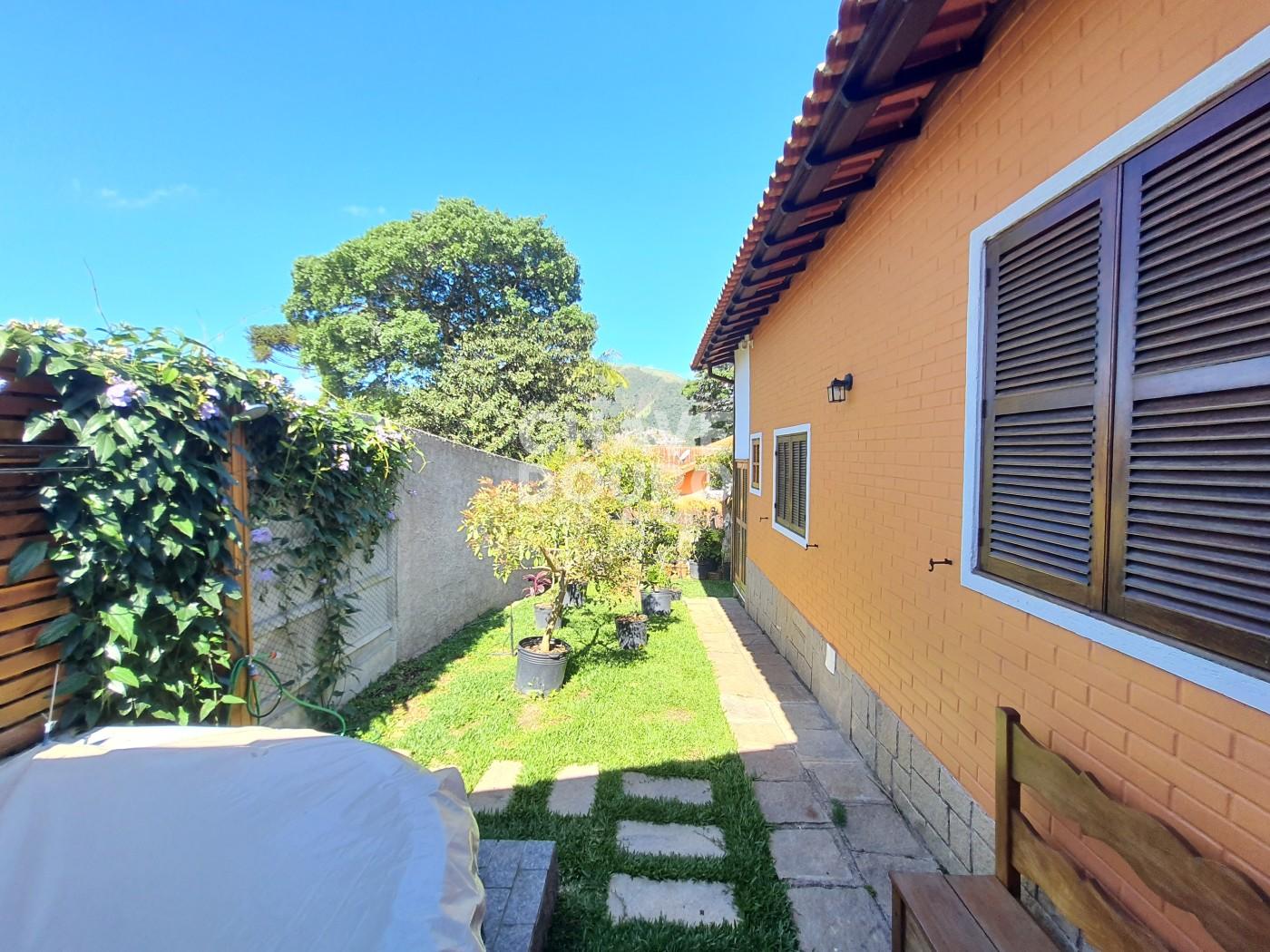 Casa à venda com 3 quartos, 173m² - Foto 6