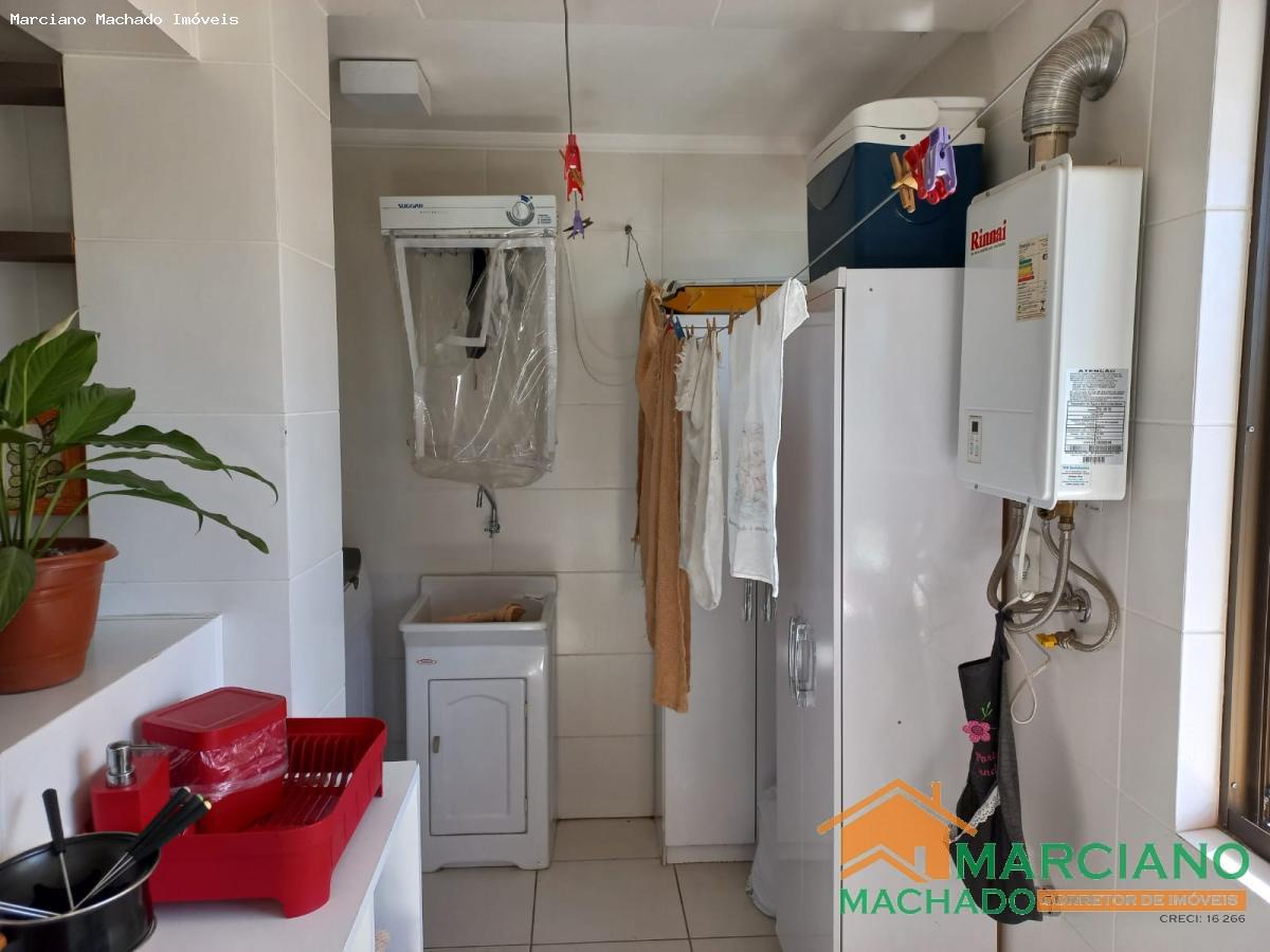 Apartamento à venda com 3 quartos, 133m² - Foto 4