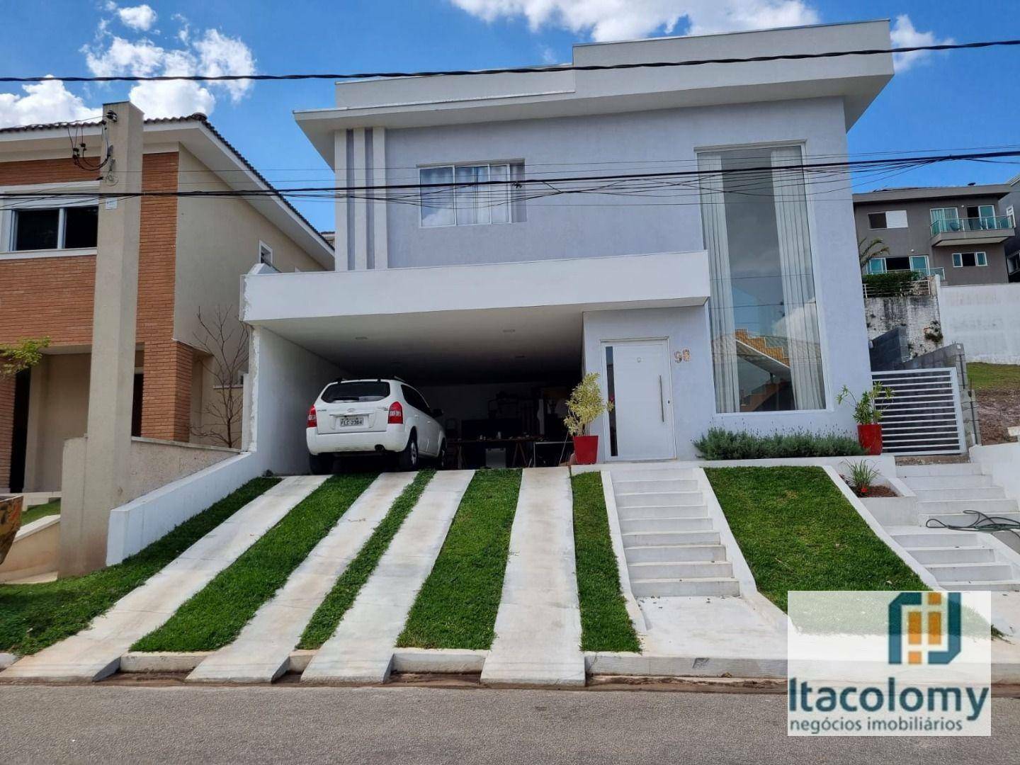 Casa de Condomínio à venda com 4 quartos, 275m² - Foto 1