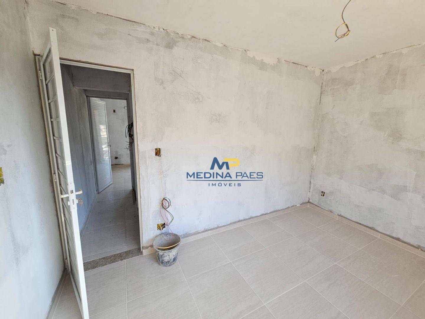 Casa à venda com 2 quartos, 72m² - Foto 13