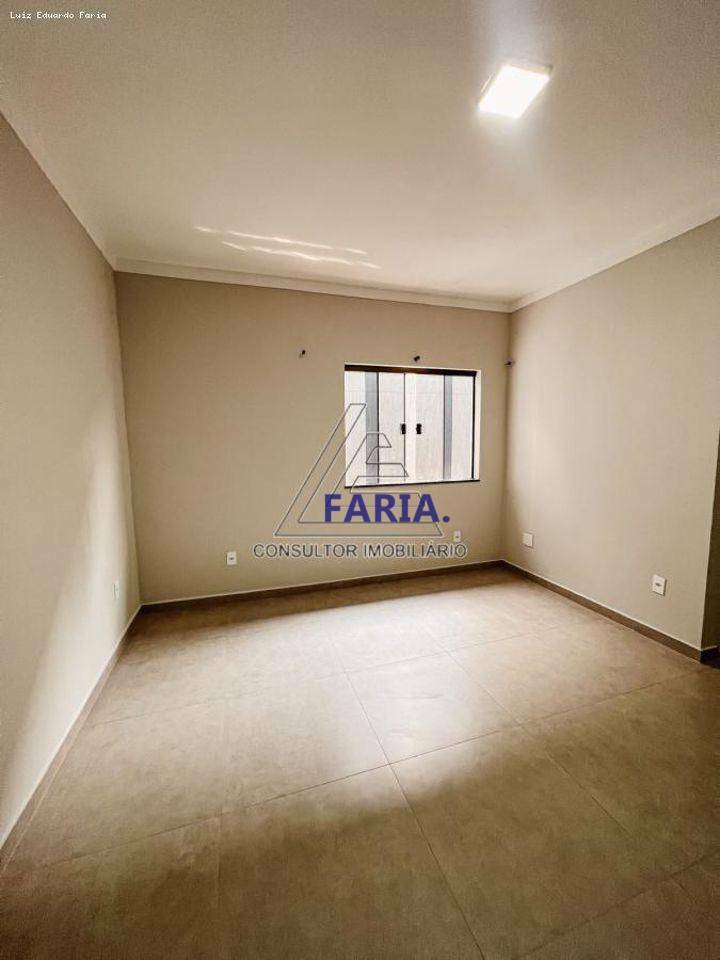 Casa à venda com 4 quartos, 250m² - Foto 7