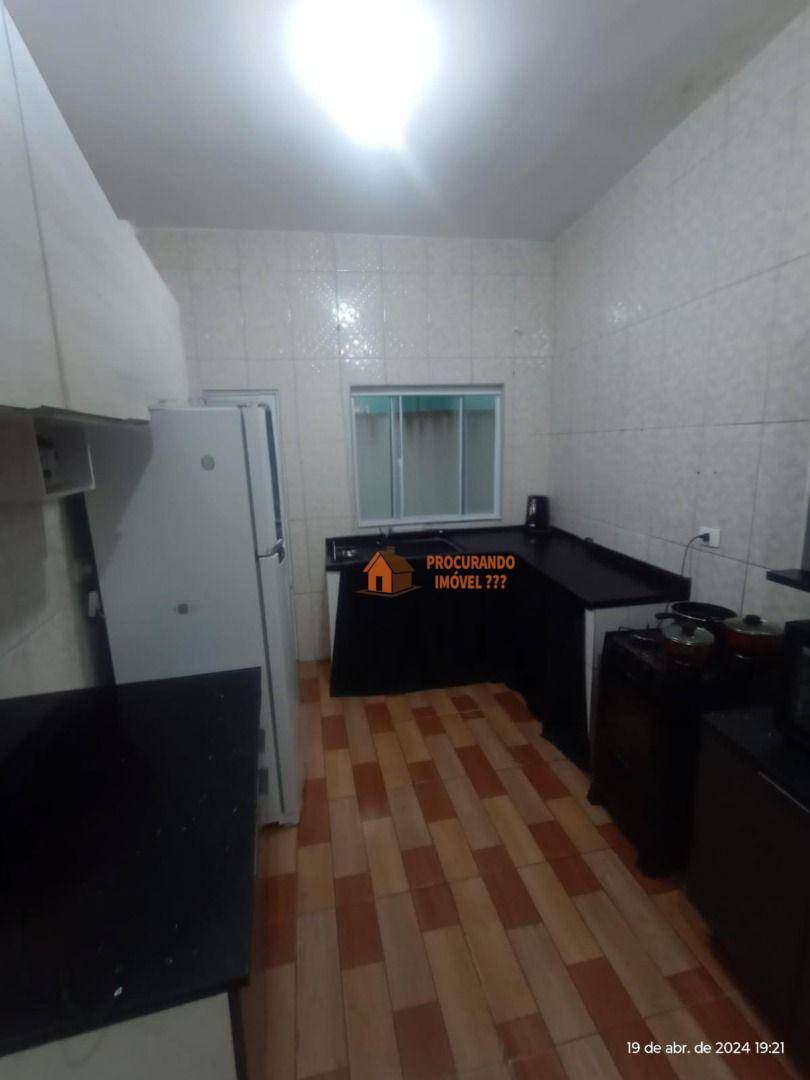 Casa à venda com 2 quartos, 100m² - Foto 3