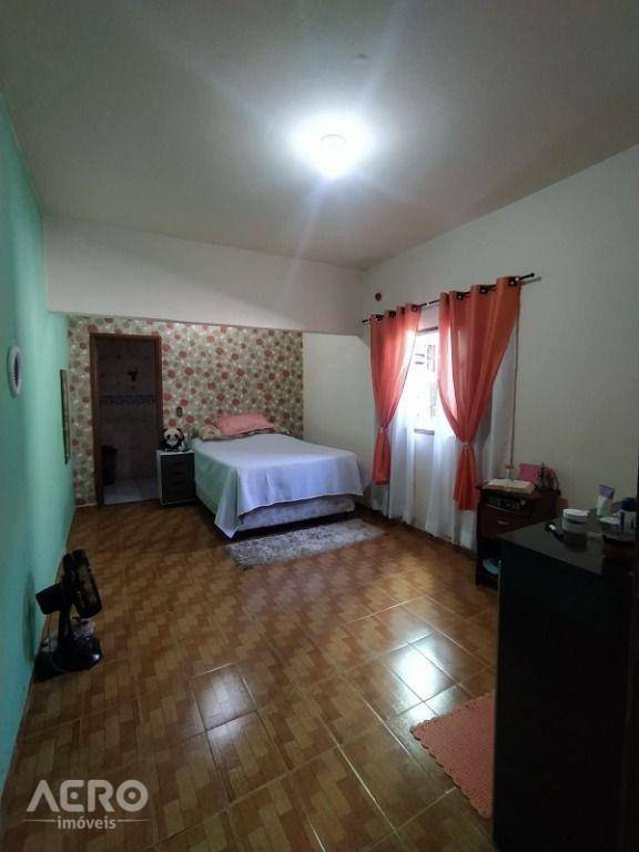 Casa à venda com 3 quartos, 199m² - Foto 12