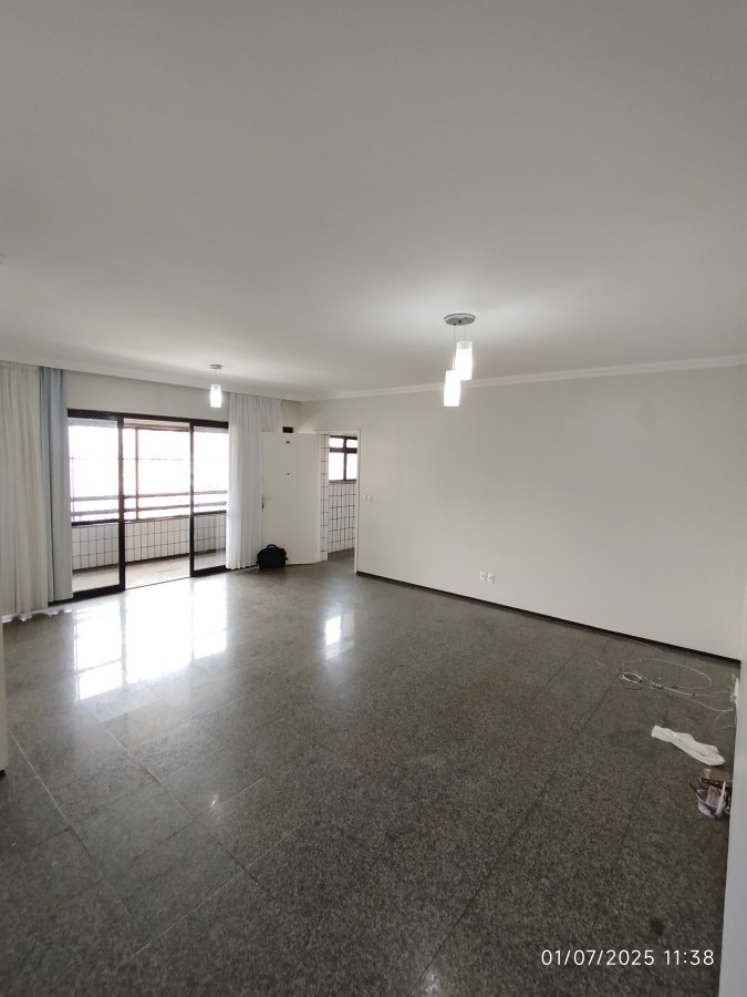 Apartamento para alugar com 3 quartos, 197m² - Foto 16