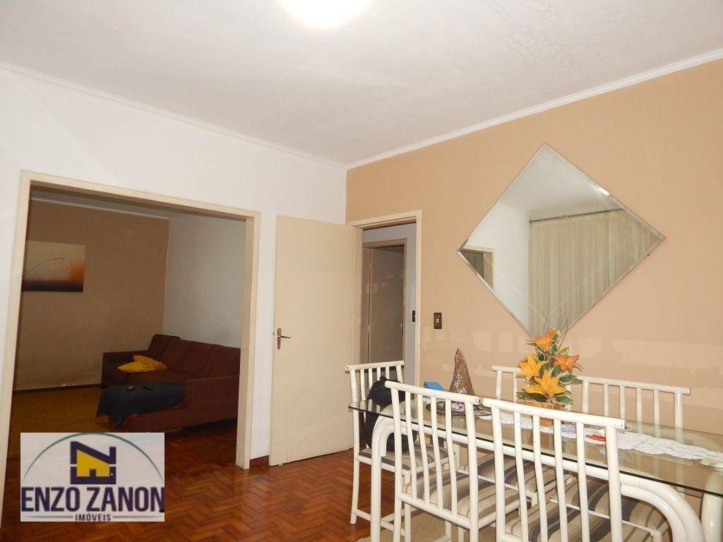 Casa à venda com 3 quartos, 259m² - Foto 1