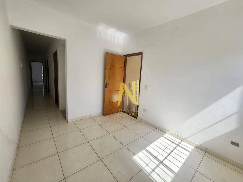 Casa à venda com 3 quartos, 138m² - Foto 1