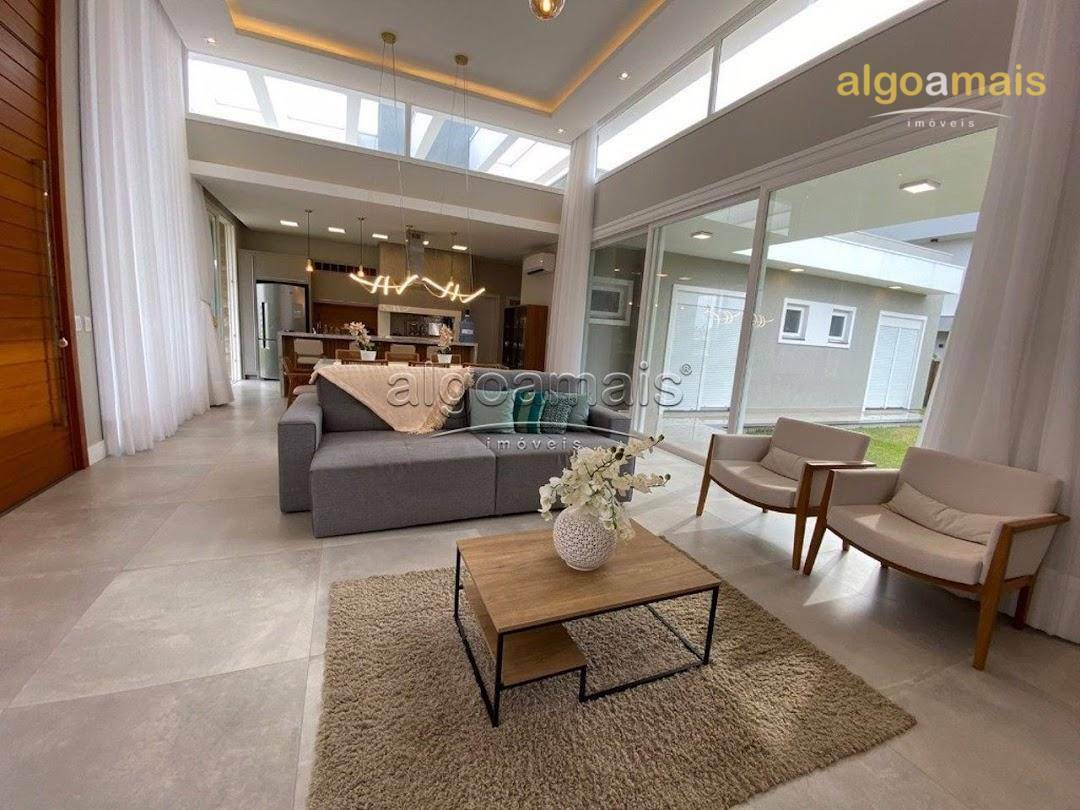 Casa de Condomínio à venda com 4 quartos, 240m² - Foto 4