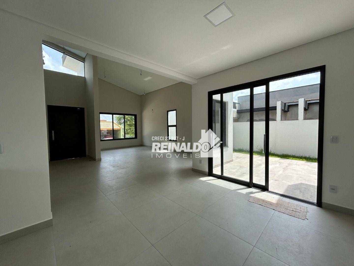 Casa de Condomínio à venda e aluguel com 3 quartos, 251m² - Foto 3