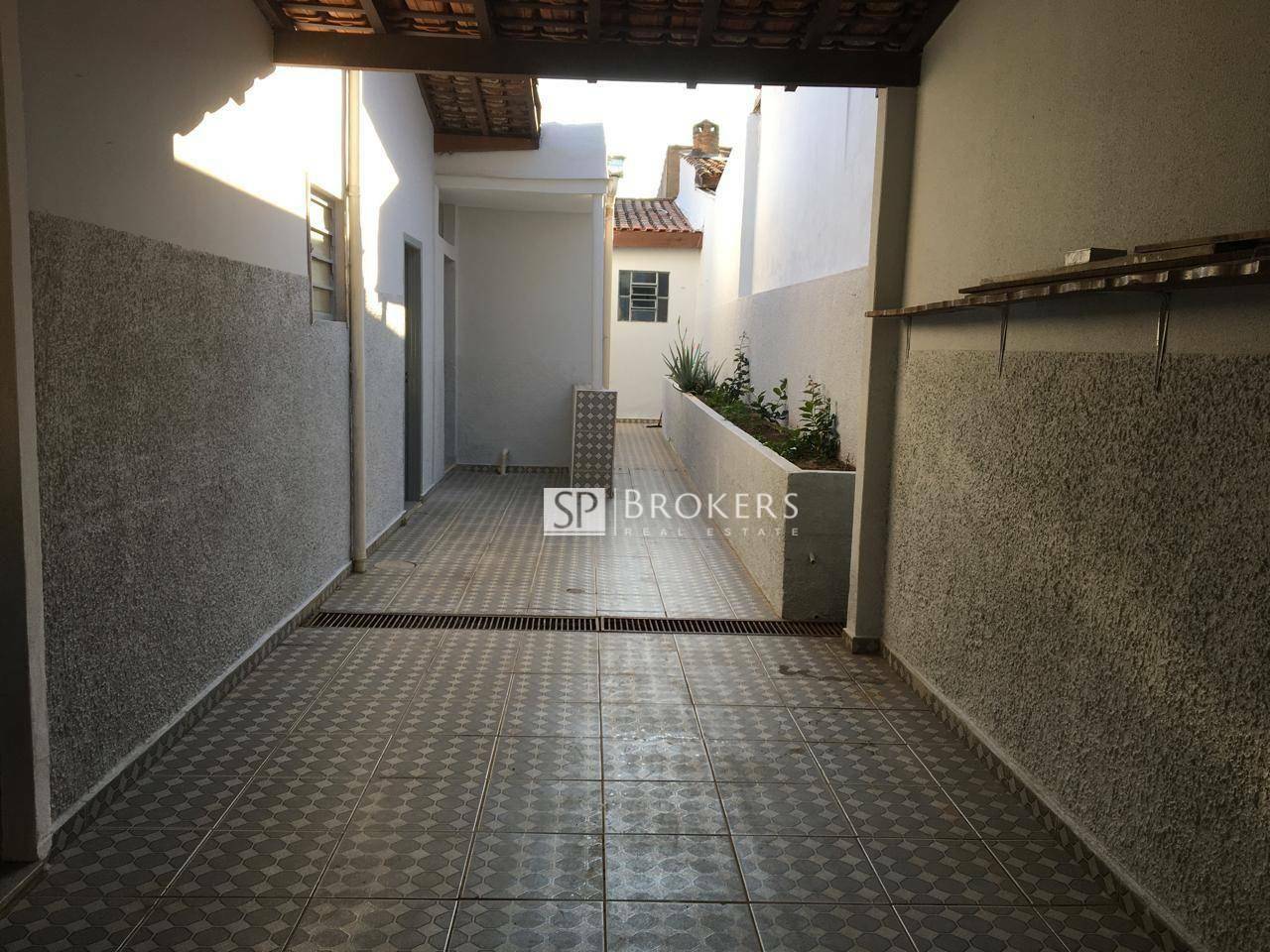 Casa à venda com 4 quartos, 180m² - Foto 4