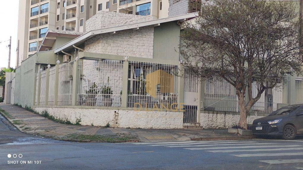 Casa à venda e aluguel com 5 quartos, 250m² - Foto 1