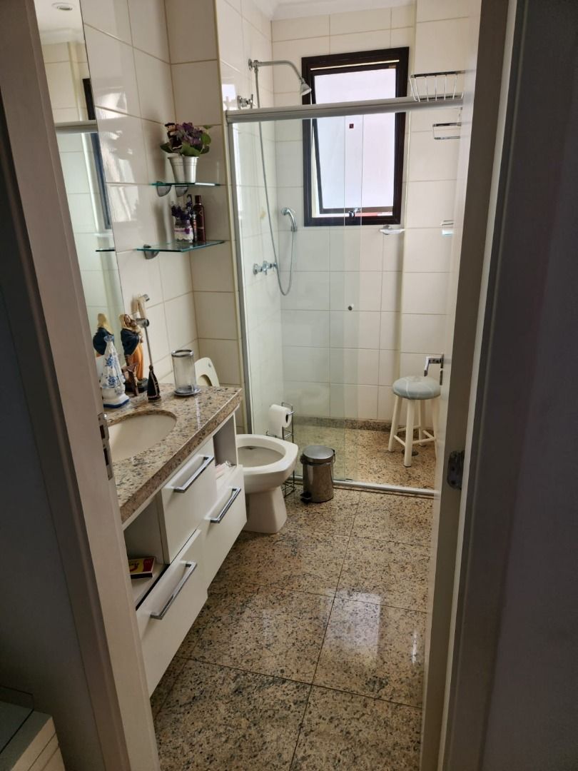 Apartamento à venda com 4 quartos, 195m² - Foto 18