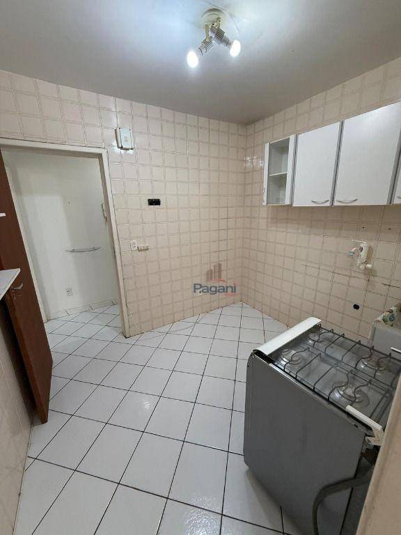 Apartamento à venda com 3 quartos, 81m² - Foto 4