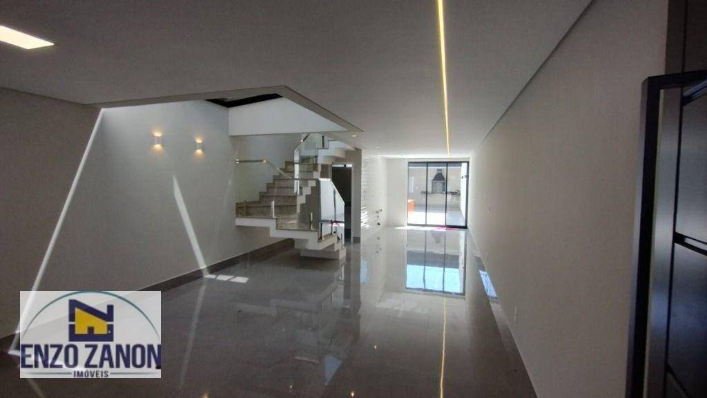 Sobrado à venda com 3 quartos, 190m² - Foto 1