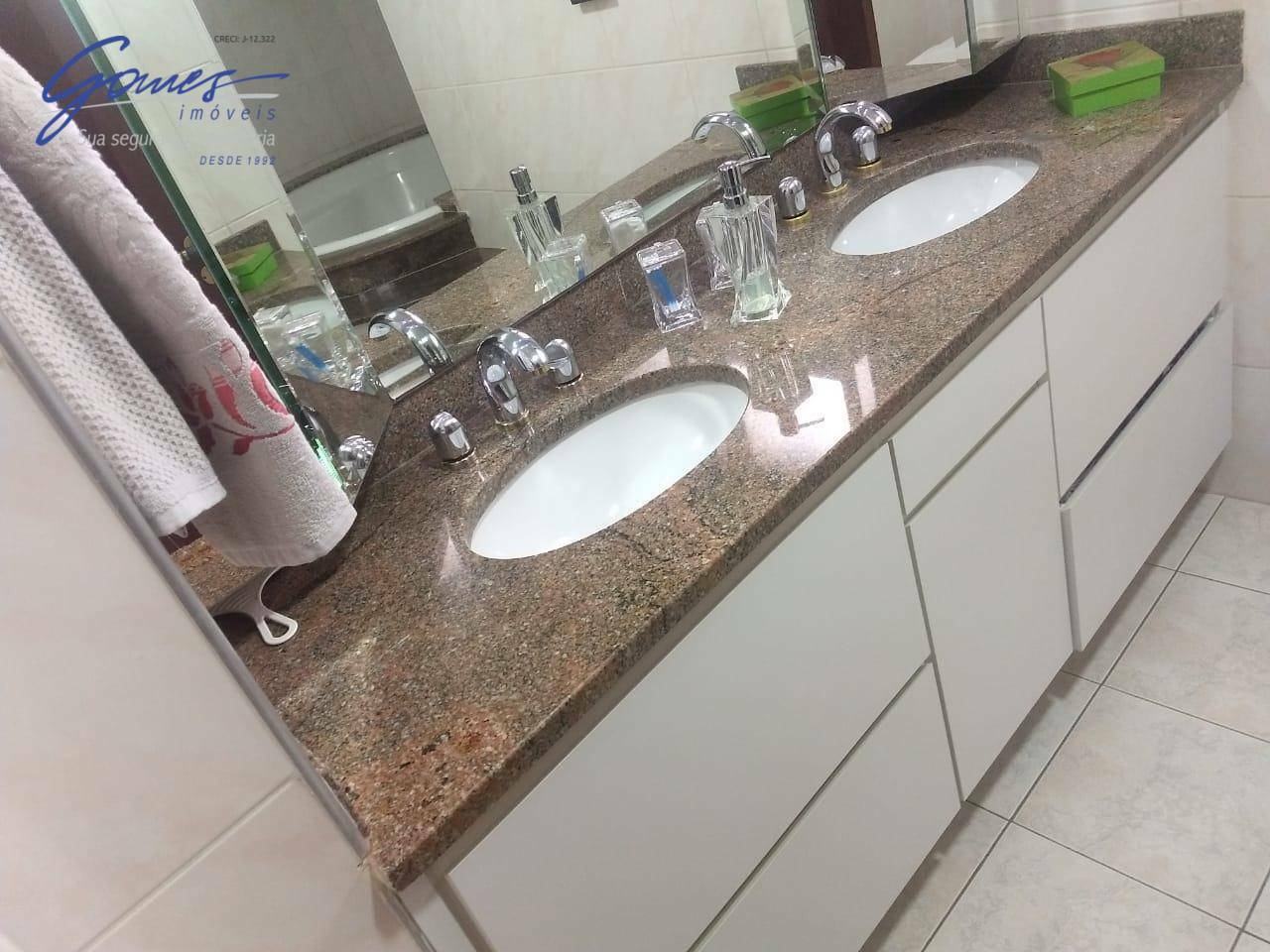 Apartamento à venda com 4 quartos, 200m² - Foto 17